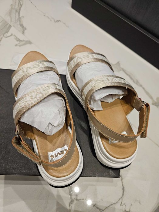 Levi's сандали/ 37