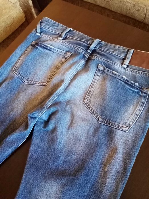 Продавам дънки и яке