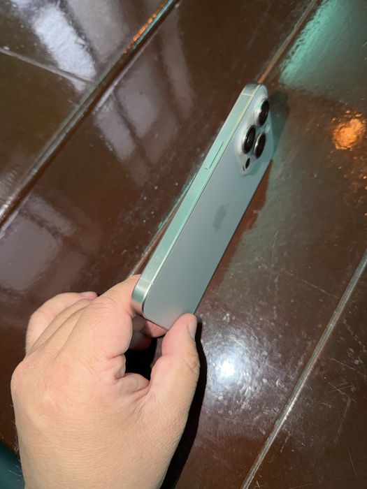 Продам Айфон 15 pro