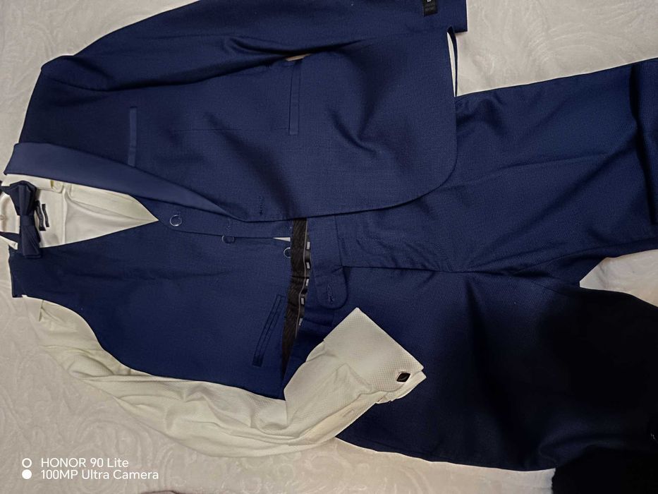 Мъжки костюм от няколко части