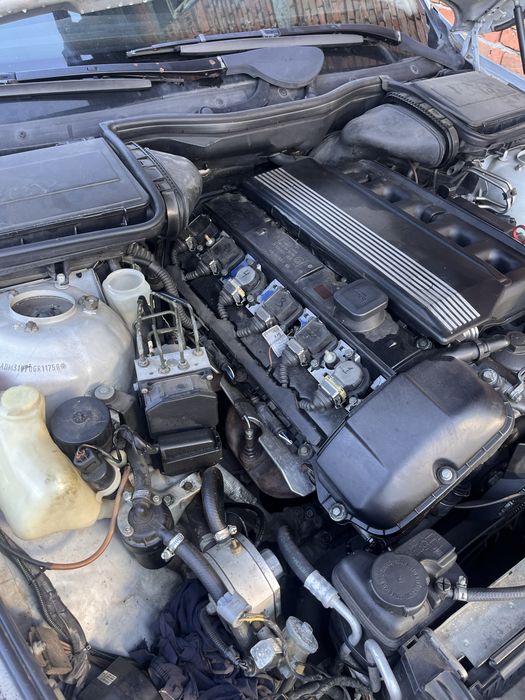 На части BMW Е39 M52B25TU