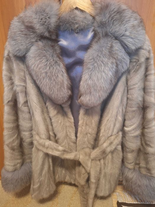 Haina de blana vulpe argintie