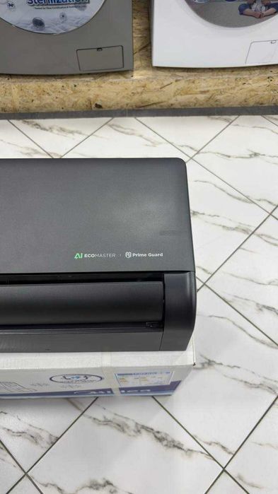 Кондиционер Midea Niverter Naomi pro 12000 btu