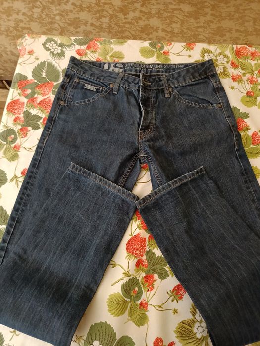 Продавам мъжки дънки