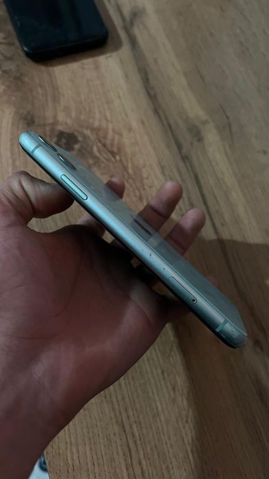 Айфон 11 сатылады