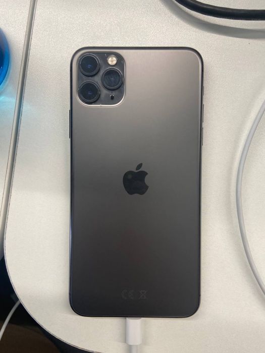 Iphone 11 pro max 64gb с коробкой