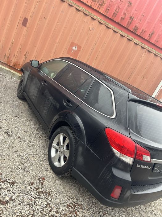 Subaru Outback 2.5  на части