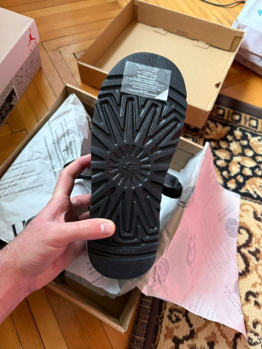 UGG Lowmel Negru (marimi: 37,38,39)