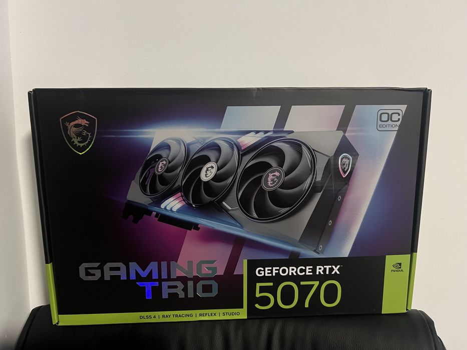 Vand placa video RTX 5070 MSi Gaming Trio