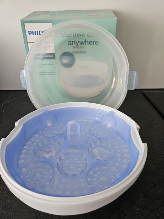 Стерилизатор за бебешки бутилки и биберони