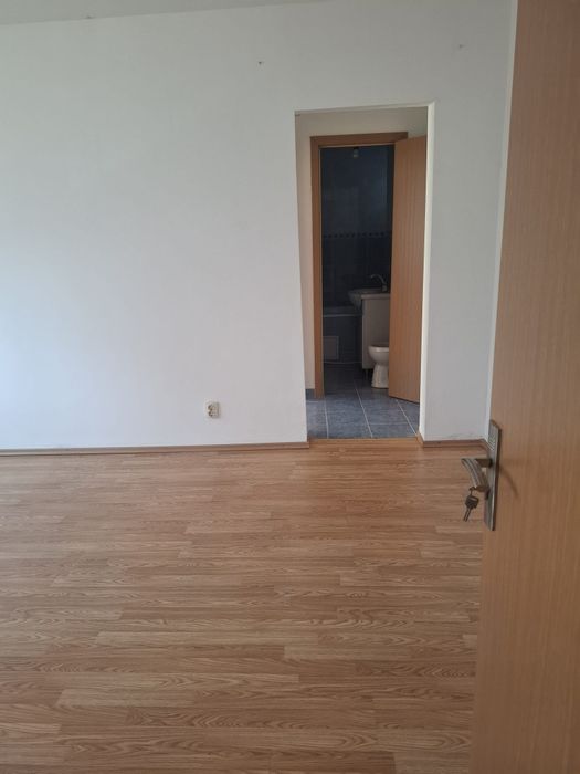 Vand apartament 3 camere