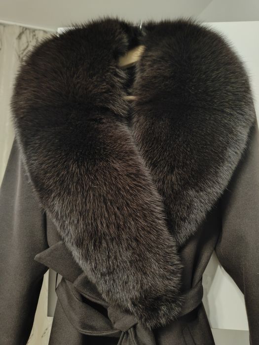 Palton din casmir cu blana de vulpe, S ciocolatiu