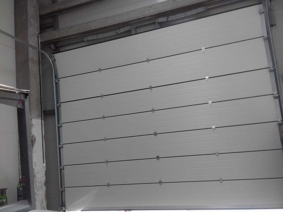 Usi de garaj industriale