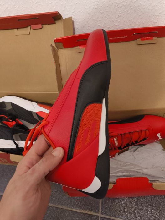 Два чифта обувки Puma ferrari номер 41