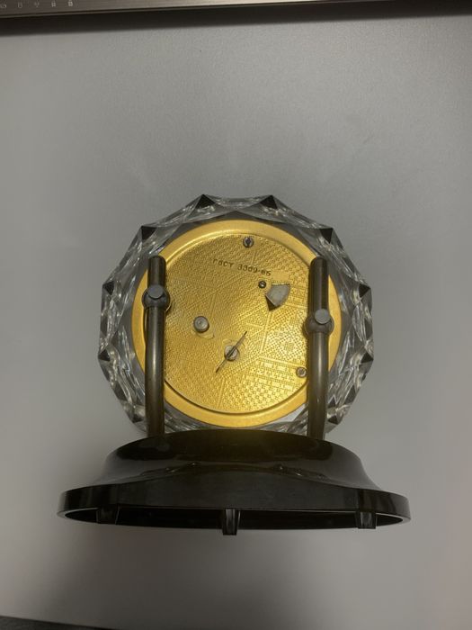 Ретро настолен часовник