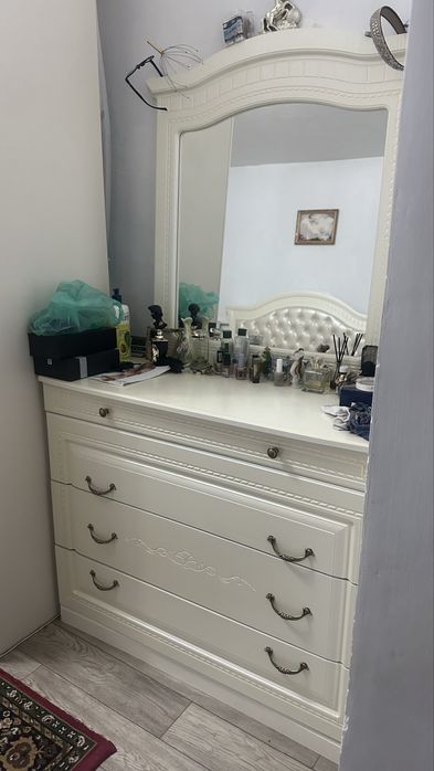 Срочно спальный гарнитур сатылады