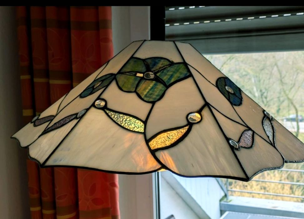 Lampa tavan stil Tiffany