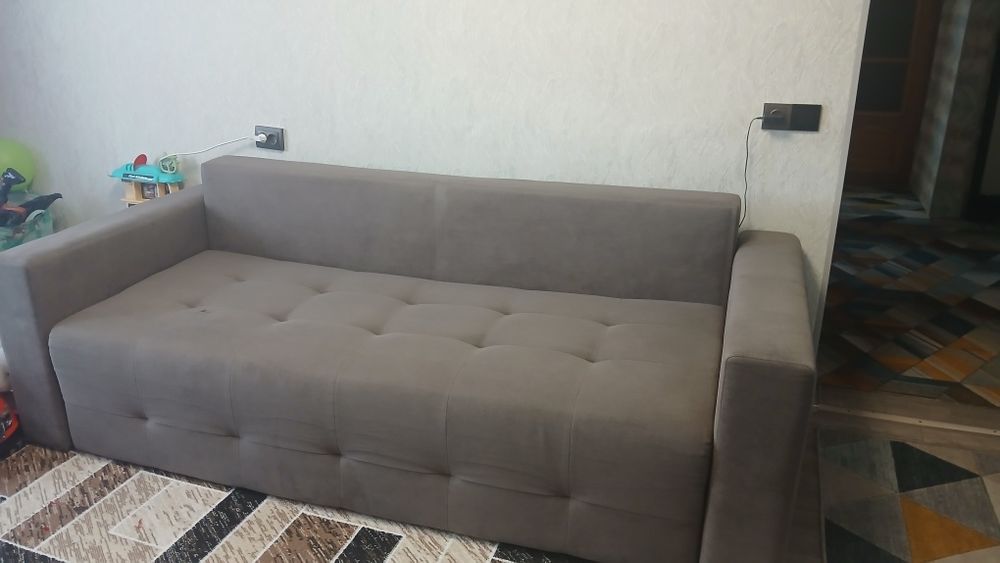 Здравствуйте. Продаётся диван