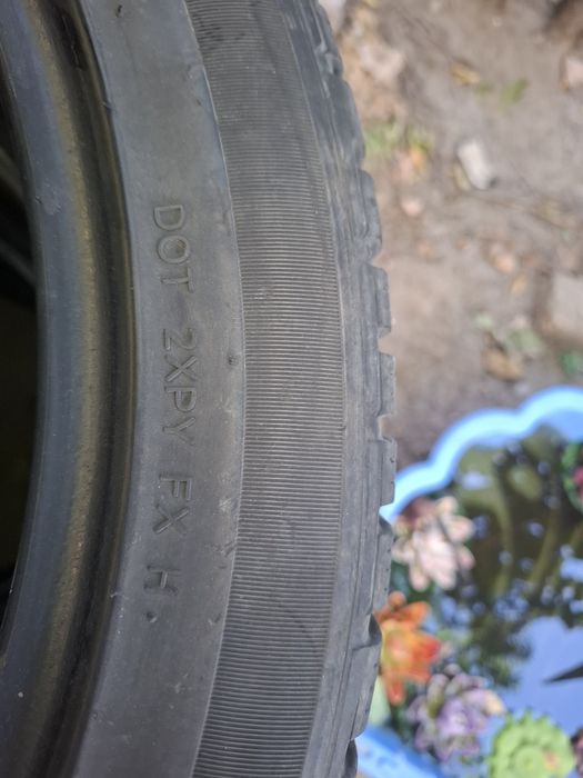 Зимни гуми 235/45/19