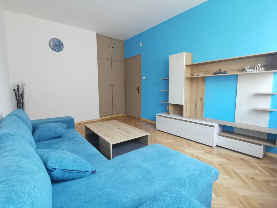 Дава се под наем Двустаен апартамент в София, Света Троица - 75 кв.м за 433.5 € - Снимка #2