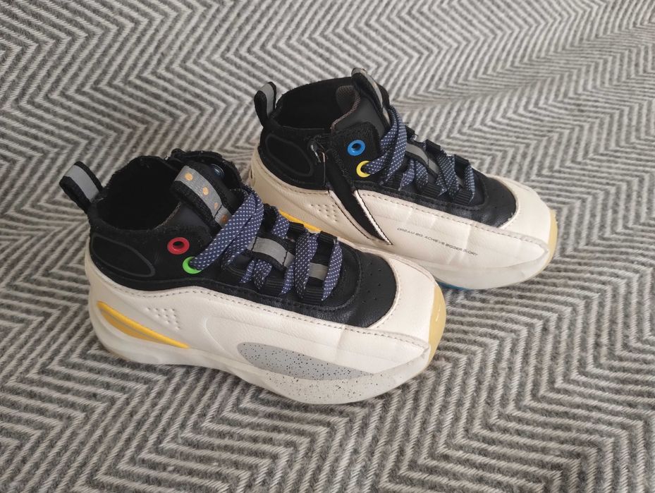 Zara обувки за момче номер 23