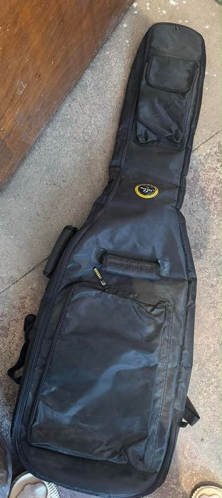 Музикални инструменти.