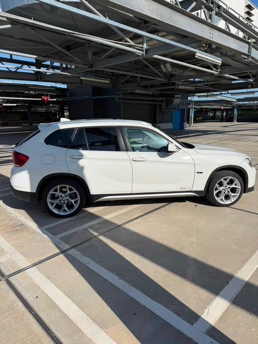 BMW X1 2012 — imagine 3