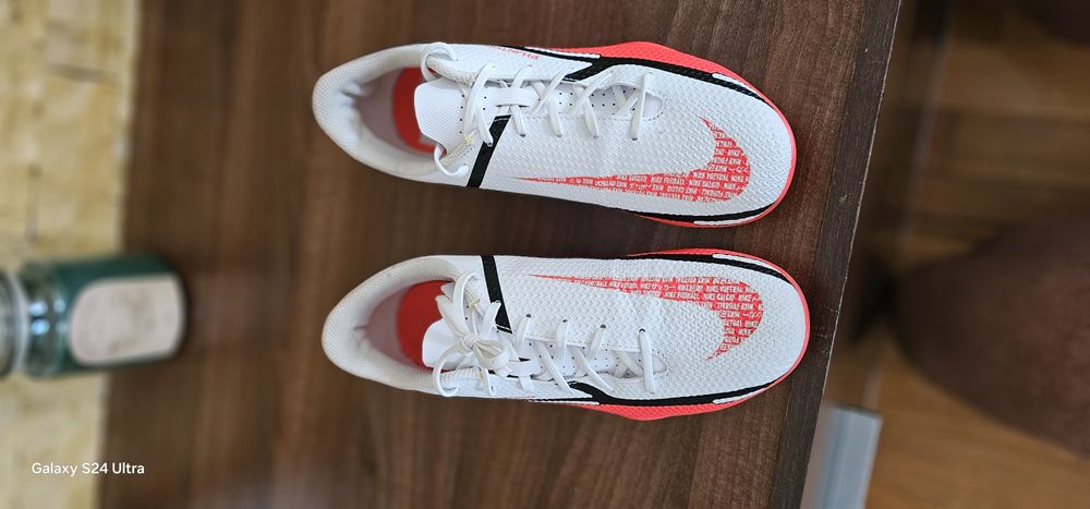 Ghete fotbal Nike Phantom mărimea 40