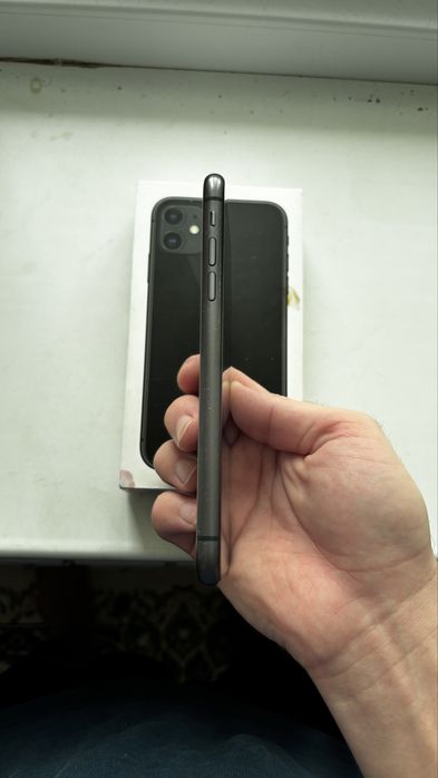 Iphone 11 64 гб емкость 77%