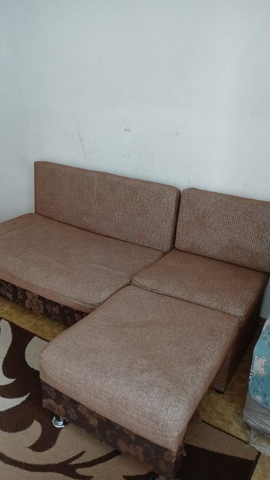 Продам диван, после химчистки,чистая