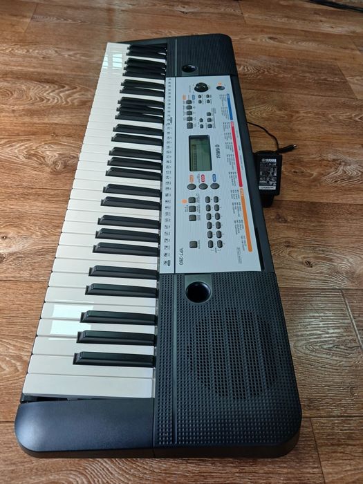 Pian , Orga Yamaha ypt 260