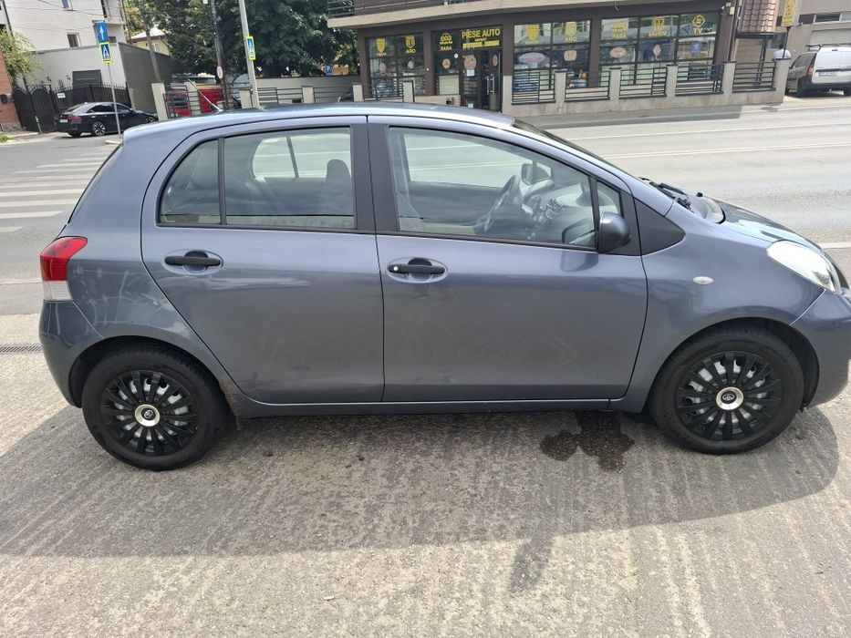 Toyota Yaris Benzină 101 cp