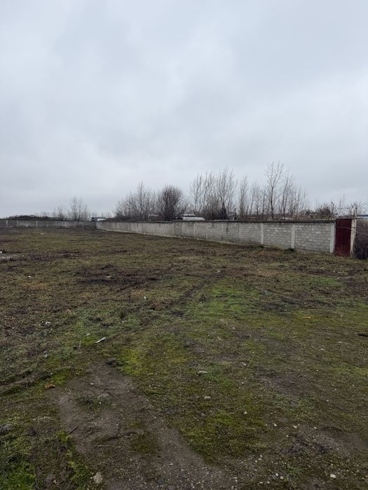 Închiriez teren în Targoviște