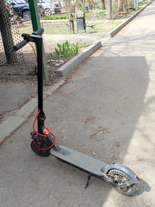Продам Mi Electric Scooter 1S