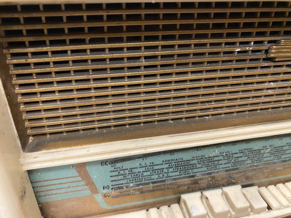 Ретро радио от франция