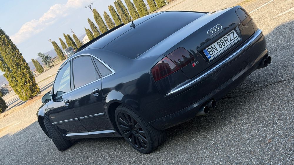 Audi A8 foarte dotat