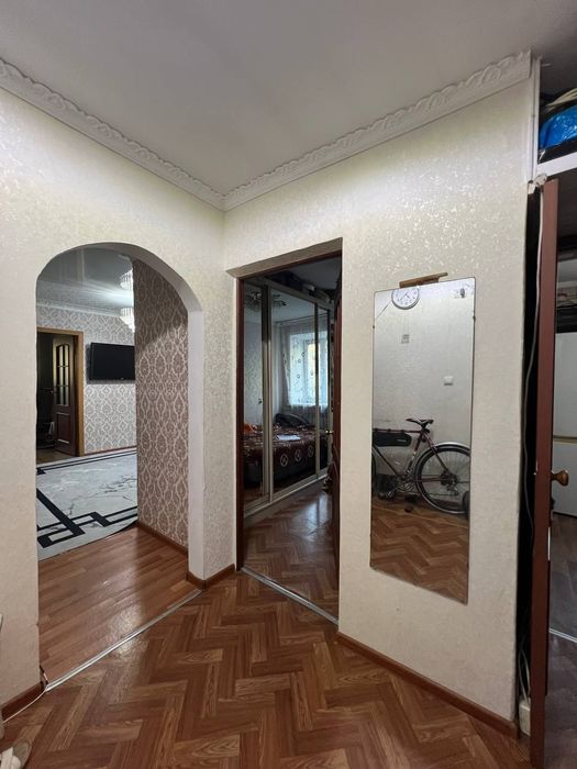 Продам 4 комнатную квартиру