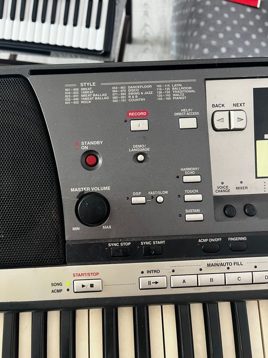 Продавам клавир YAMAHA PSR-640
