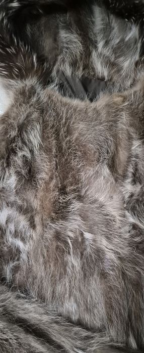 Черно дълго палто от естествени материяли