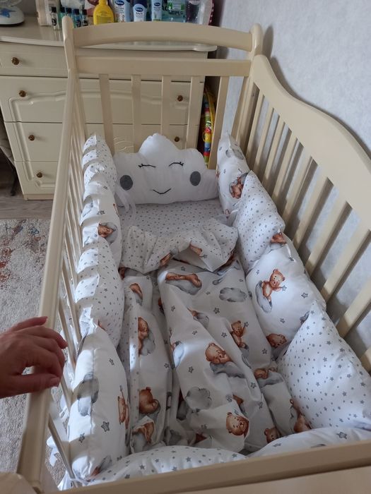 Продаётся детская кроватка