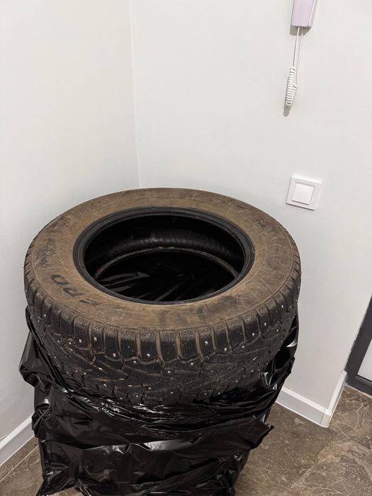 Продам колеса зимние 4 шт размер R16