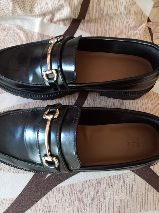 Дамски  обувки номер 40