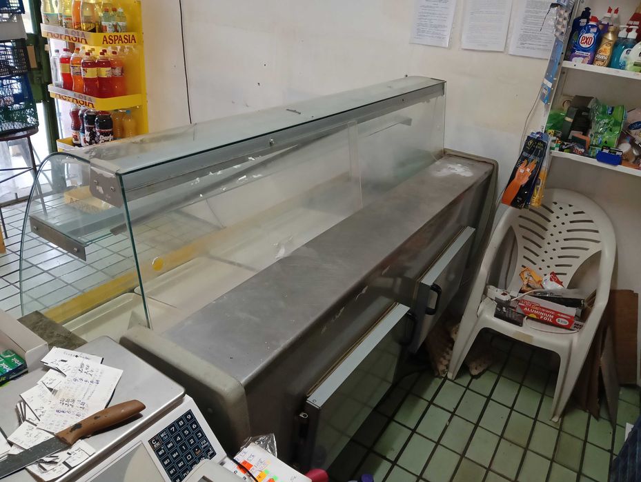 Хладилна витрина за хранителни продукти