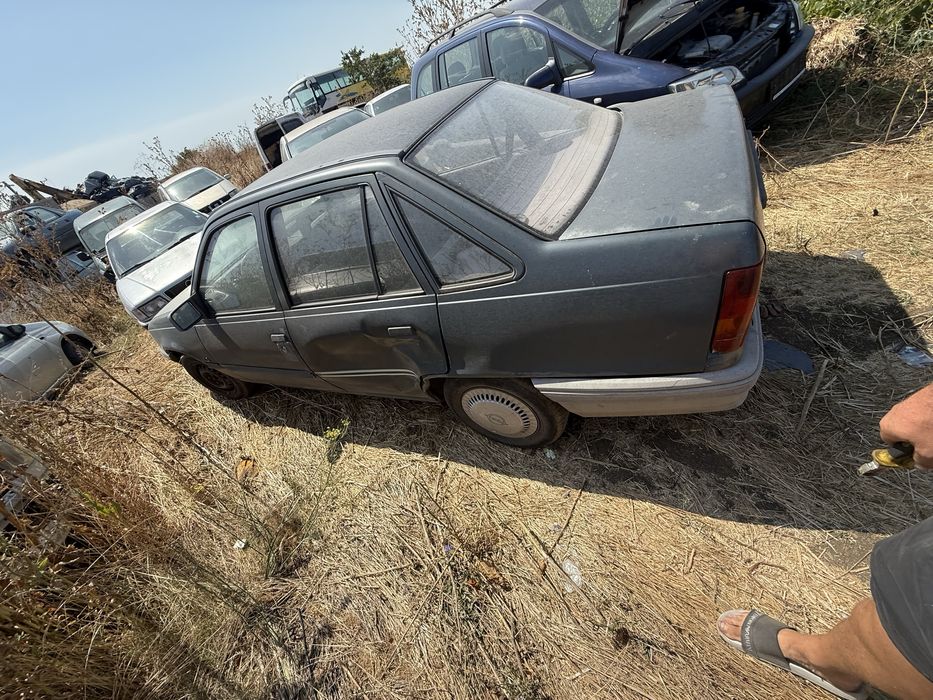 Opel Kadet 1.6i 72hp 1990г На Части