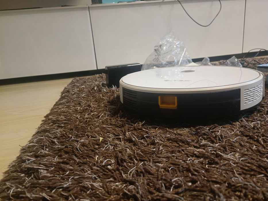 Aspirator robot inteligent