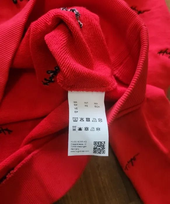 Червен суитчър HUGO