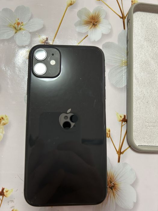 Продам Айфон 11 128гб