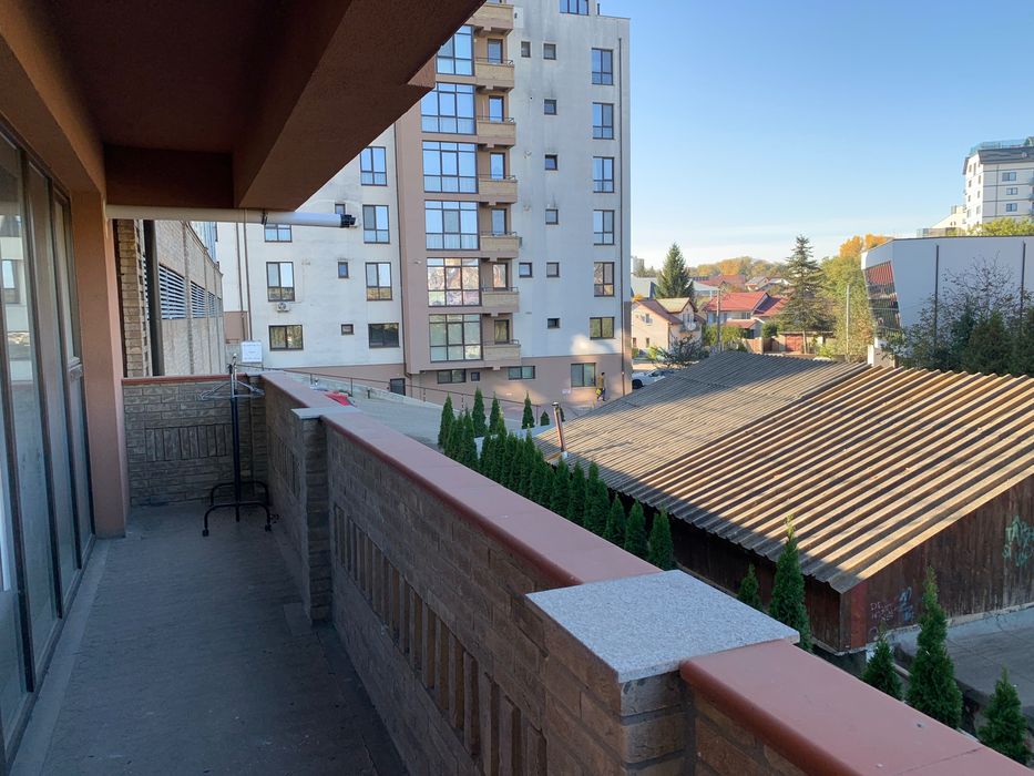 Apartament nou de închiriat