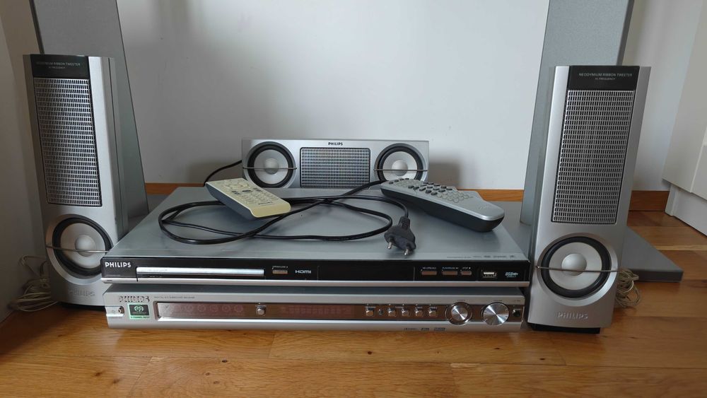 Домашна кино система Филипс home theatre Philips LX-700 + подарък - DVD player DVP 5960