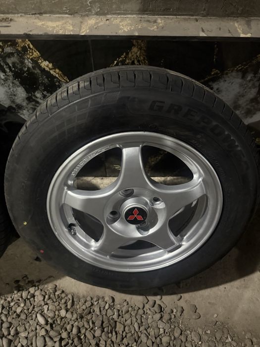 Мицубиси диски 15-й с покрышками